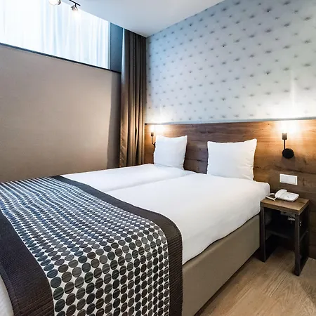 Melrose Hotel